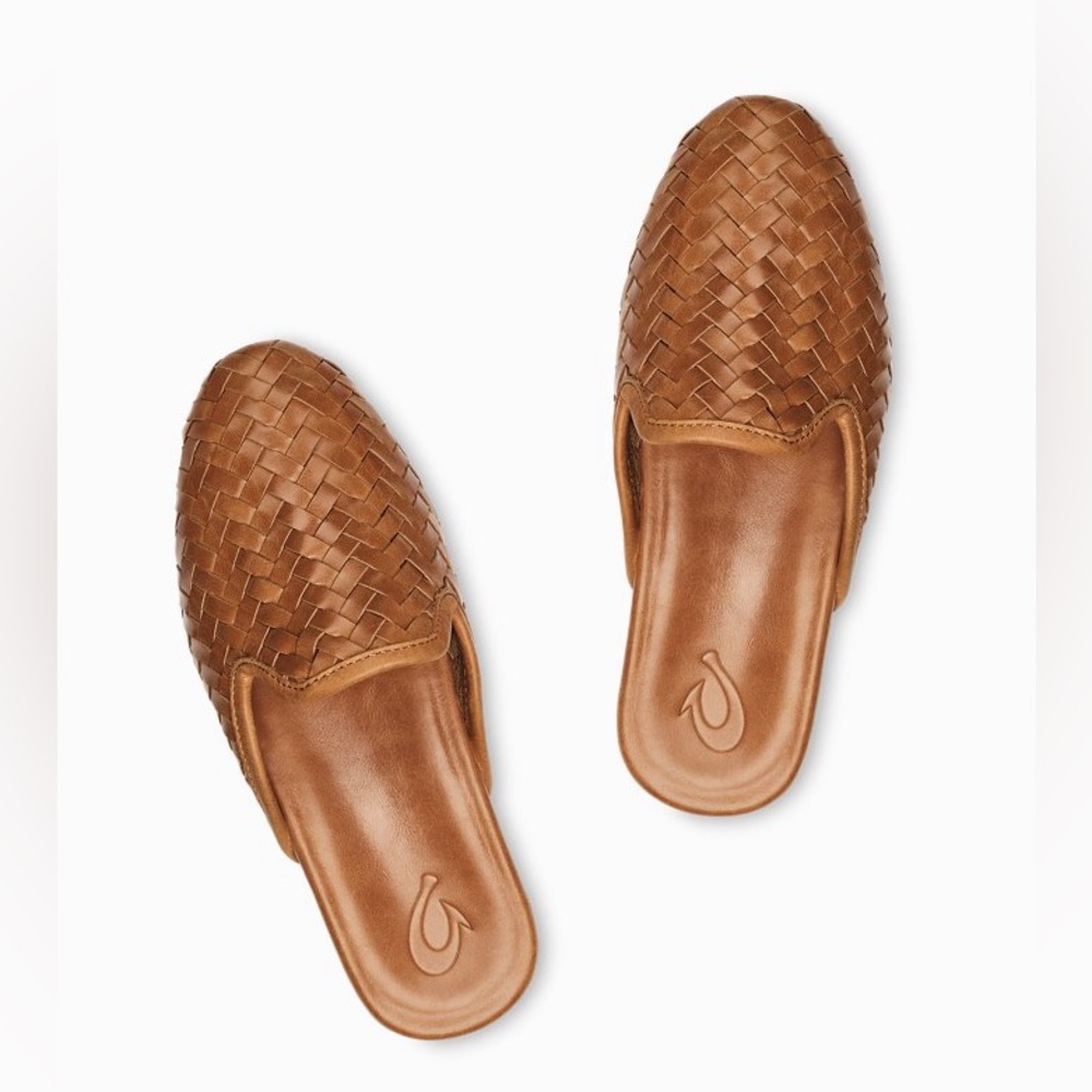 Olukai/Tommy Bahama Tan Woven Leather Mules